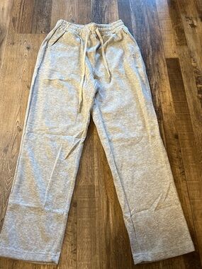 ALO Yoga Men's Heather Gray Drawstring Sweatpants